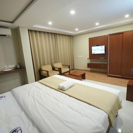Bigmall Residency 호텔 Kannangad 외부 사진
